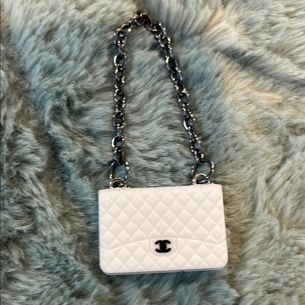 Labubu Handbags/Purses in Black or White with Iconic Cannage Pattern - Picture 3 of 7